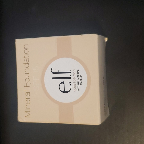 E.L.F. Mineral Foundation - SPF 15 - dark - Picture 2 of 3